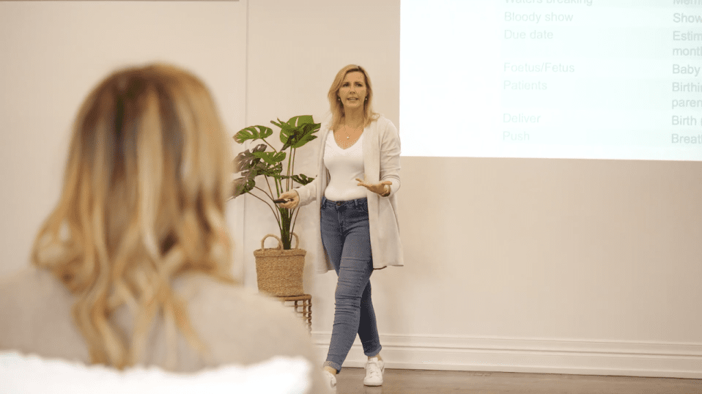 Melissa Spilsted teaching parents Hypnobirthing Australia™ Classes in Paddington